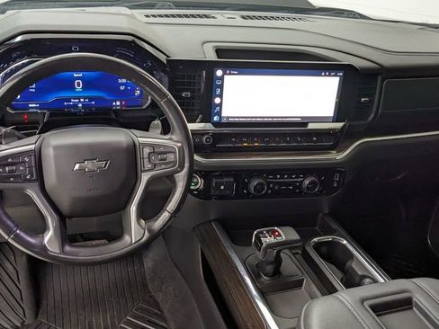 Used 2022 Chevrolet Silverado 1500 LT Trail Boss w/ Convenience Package II image 3