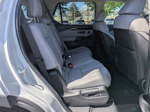 Certified 2025 Honda Pilot EX-L image 30