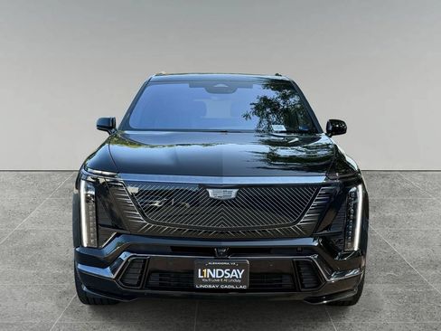 Used 2026 Cadillac Vistiq Platinum w/ LPO, Floor Liner Package AWD/4WD image 8