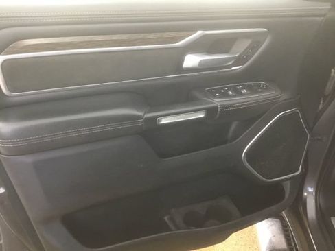 Used 2020 RAM 1500 Laramie AWD/4WD image 7