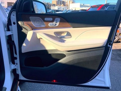 Certified 2022 Mercedes-Benz GLS 450 4MATIC image 19