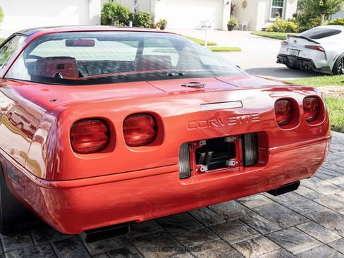 Used 1992 Chevrolet Corvette Coupe RWD image 46