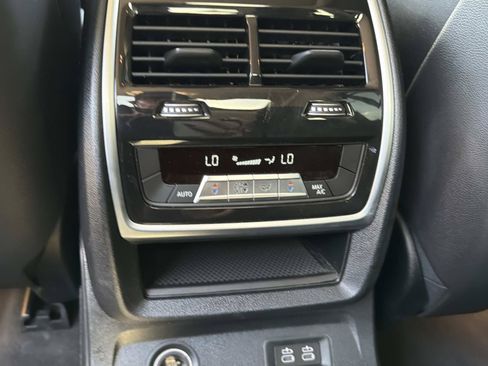 Used 2023 BMW X7 xDrive40i w/ Premium Package AWD/4WD image 16