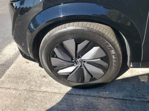 Used 2023 Nissan Ariya FWD image 6