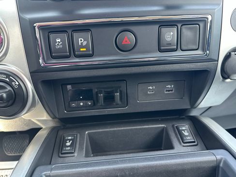 Used 2021 Nissan Titan SV w/ SV Convenience Package AWD/4WD image 60