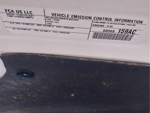 Used 2023 Chrysler Pacifica Limited FWD image 20