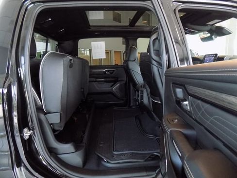 Used 2025 RAM 1500 Limited AWD/4WD image 44