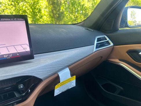 Certified 2025 BMW 330i Sedan image 39