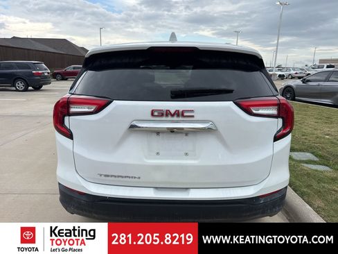 Used 2024 GMC Terrain SLE image 6