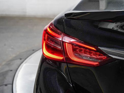 Used 2018 INFINITI Q50 Red Sport 400 w/ Sensory Package (Sport) RWD image 11