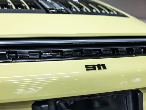 Certified 2025 Porsche 911 Carrera image 23