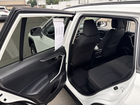 Used 2023 Toyota RAV4 LE AWD/4WD image 23