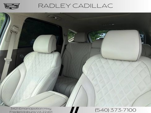 Used 2023 Genesis GV80 3.5T w/ Prestige Package AWD/4WD image 2