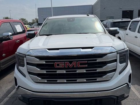 Used 2023 GMC Sierra 1500 SLE AWD/4WD image 2