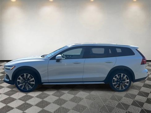 New 2026 Volvo V60 B5 Cross Country Ultra w/ Climate Package image 6
