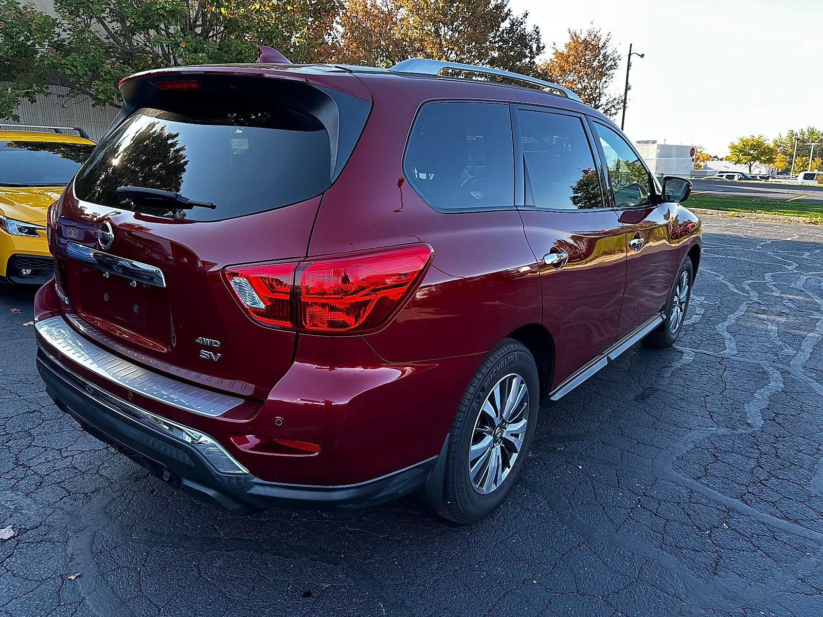 Used 2020 Nissan Pathfinder SV w/ Cargo Package AWD/4WD image 3