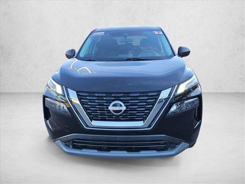 Used 2023 Nissan Rogue S image 2