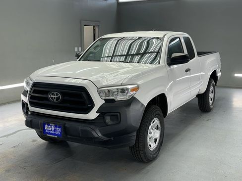 Used 2021 Toyota Tacoma SR RWD image 3