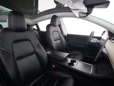 Used 2022 Tesla Model Y Long Range AWD/4WD image 23