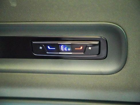 New 2025 Volkswagen ID. Buzz Pro S image 34