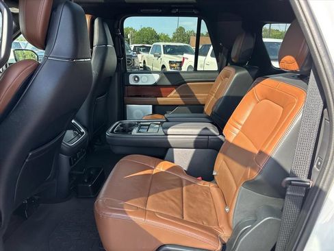 Used 2023 Lincoln Navigator L Reserve w/ Equipment Group 201A AWD/4WD image 17