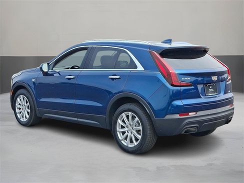 Used 2019 Cadillac XT4 Luxury w/ Cold Weather Package FWD image 7