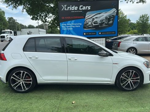 Used 2017 Volkswagen GTI SE FWD image 9