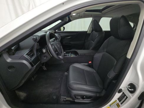 Used 2025 Lexus ES 300h w/ Premium Package FWD image 7
