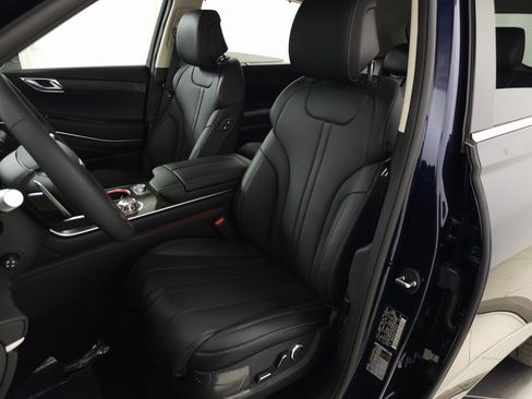 Used 2026 Genesis GV80 2.5T Select image 11