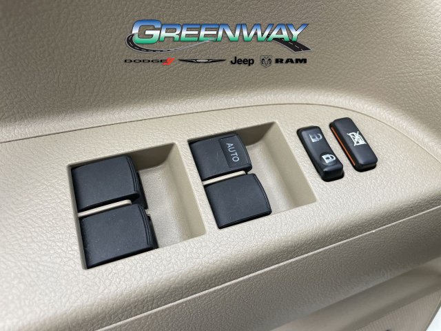 Used 2012 Toyota Highlander Limited w/ Tow Pkg FWD image 16