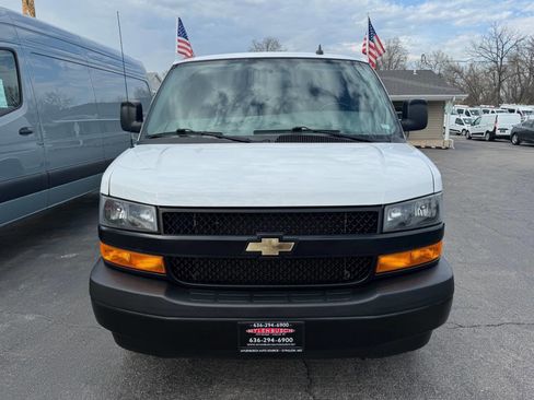 Used 2021 Chevrolet Express 2500 w/ Driver Convenience Package image 3