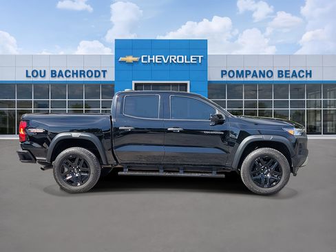 Used 2023 Chevrolet Colorado Trail Boss w/ Technology Package AWD/4WD image 2