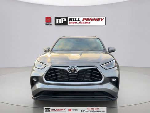 New 2026 Toyota Highlander XLE image 8