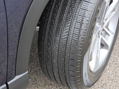 Used 2025 Honda Pilot EX-L image 12