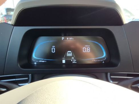 Used 2025 Hyundai Elantra SE FWD image 23