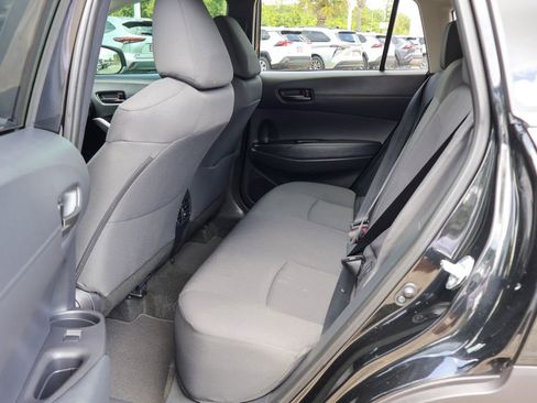 Used 2025 Toyota Corolla Cross LE FWD image 10