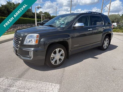 Used 2017 GMC Terrain SLT image 2