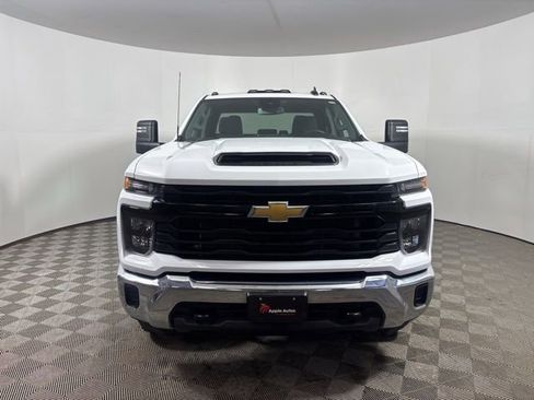 Used 2024 Chevrolet Silverado 2500 W/T w/ WT Convenience Package image 2