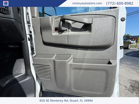 Used 2017 Chevrolet Express 2500 RWD image 15