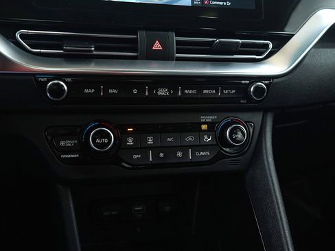 Used 2022 Kia Niro Touring Special Edition image 22