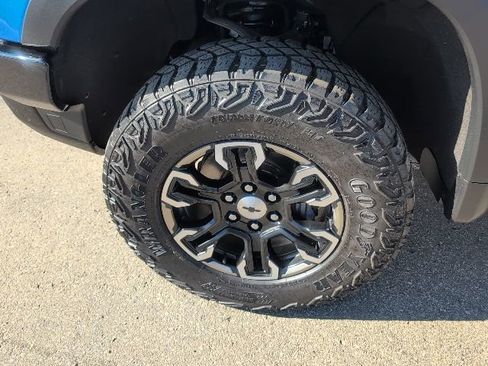 Used 2023 Chevrolet Silverado 1500 ZR2 image 17
