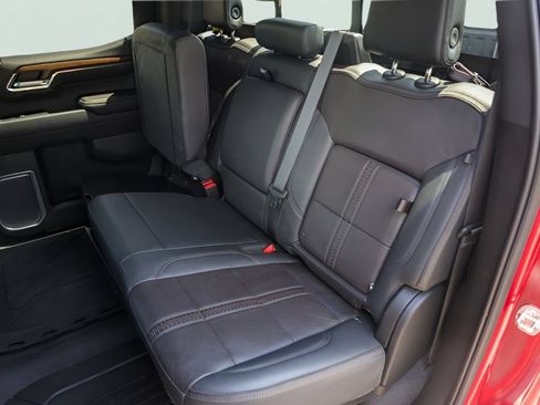 Used 2023 Chevrolet Silverado 1500 High Country w/ High Country Premium Package AWD/4WD image 28