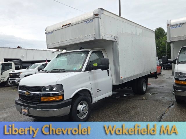 Used 2024 Chevrolet Express 4500 w/ Power Convenience Package RWD image 2