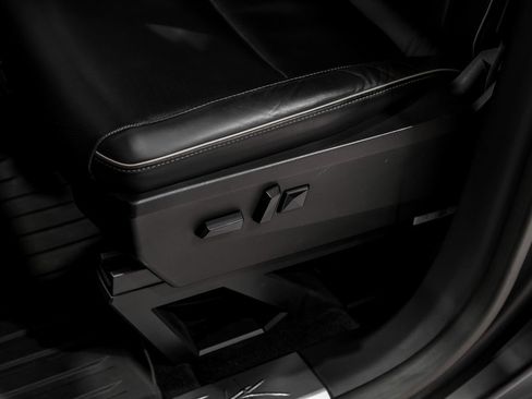 Used 2024 Tesla Cybertruck AWD Crew Cab image 32