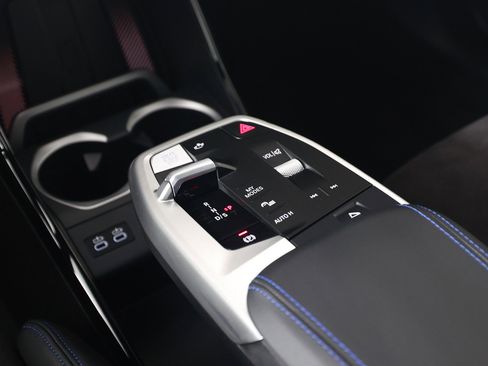 Certified 2025 BMW X1 M35i w/ Premium Package image 20