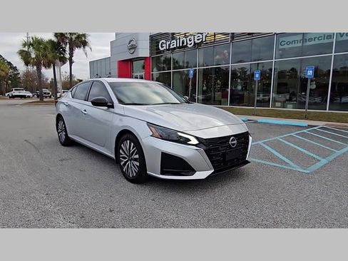 Used 2024 Nissan Altima 2.5 SV image 18