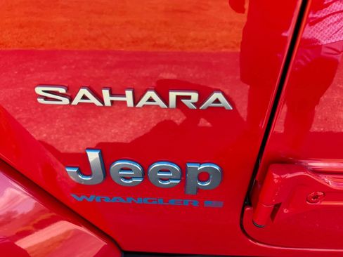 Used 2023 Jeep Wrangler Unlimited Sahara w/ Cold Weather Group AWD/4WD image 45