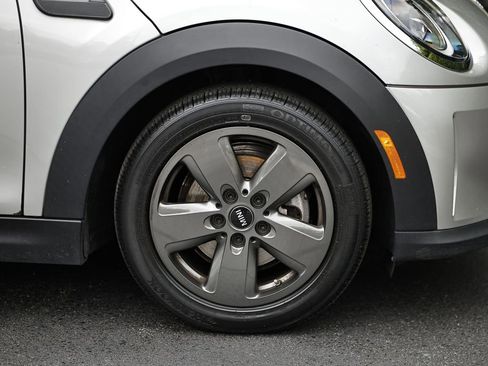 Used 2024 MINI Cooper 2-Door Hardtop FWD image 4