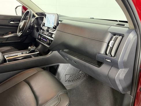 Used 2023 Nissan Pathfinder SL w/ Lighting Package (N92) image 34