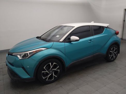 Used 2018 Toyota C-HR XLE FWD image 2